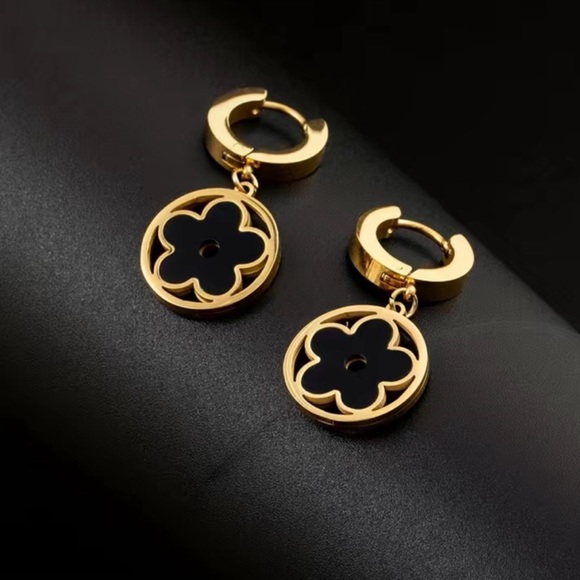 Jewelry - Women’s 18K Gold Stainless Steel Black Flower Earring Studs  Fashion Earrings